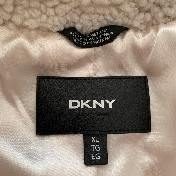 NWT DKNY Cream Faux Fur Peacoat Zipped Pockets Back Logo XL - Picture 8 of 15